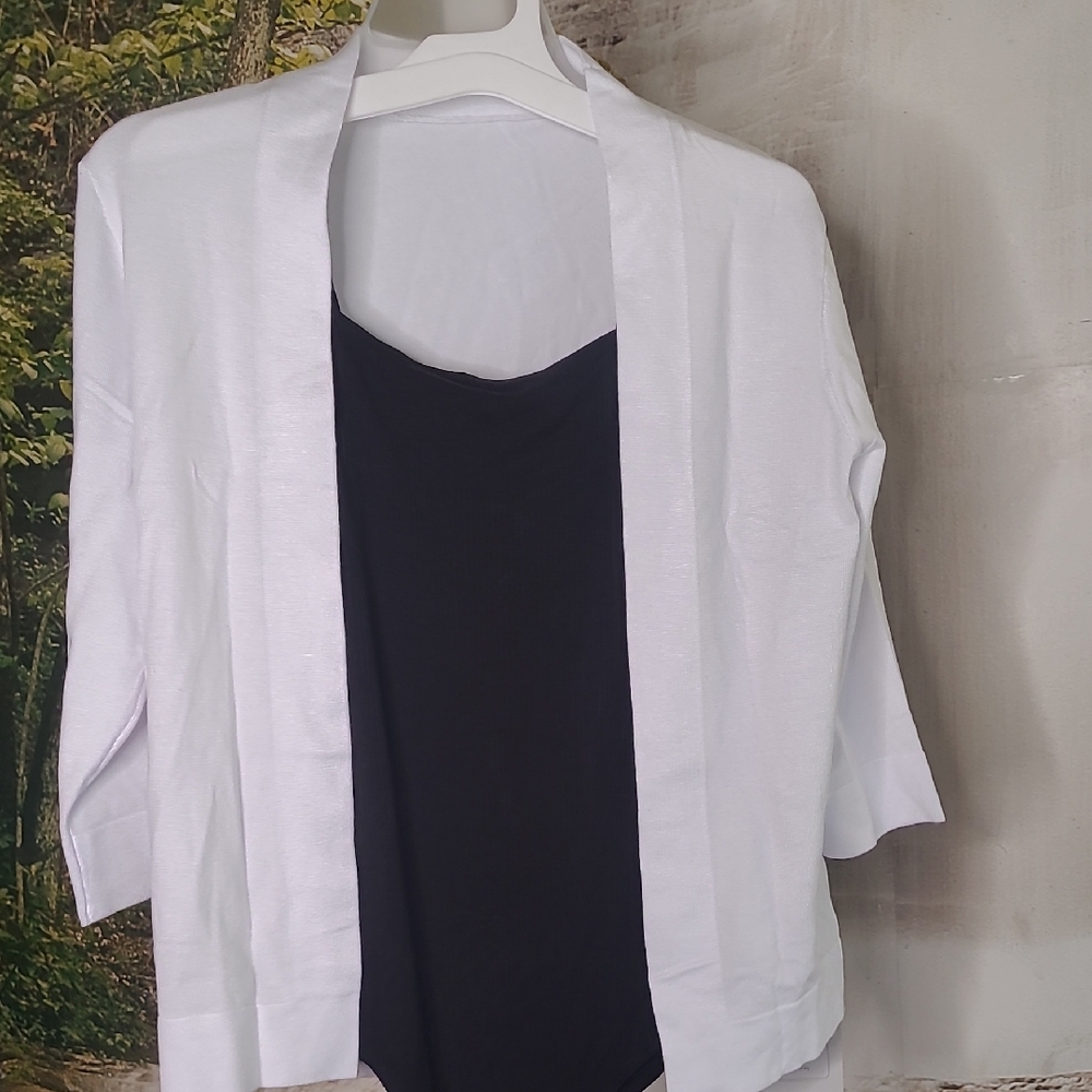 New with tag! Fashion Women Medium classic white open front cardigan sweater